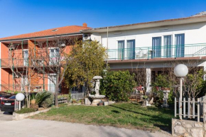 Tinka, Apartment No 7